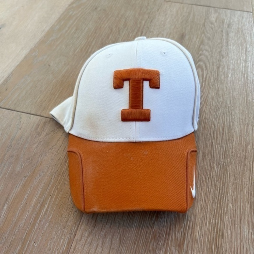 Texas Longhorns White and Orange Baseball Cap with T Logo Nike O/S
